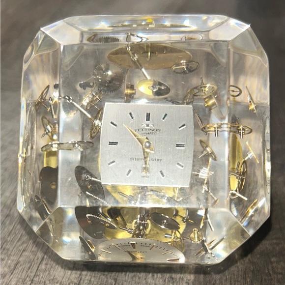 Vintage Frozen Time Faceted Lucite Exploded Watch/Clock Parts Paperweight 3”. - Picture 8 of 9